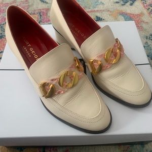 Heeled loafers